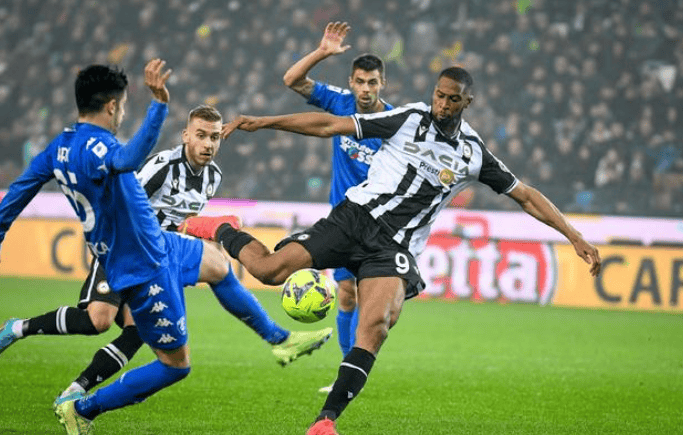 爱游戏体育-关于意甲加时末段再迎强敌；AC米兰完成体检；主帅态度：管理层满意；训练强度明显提升的信息