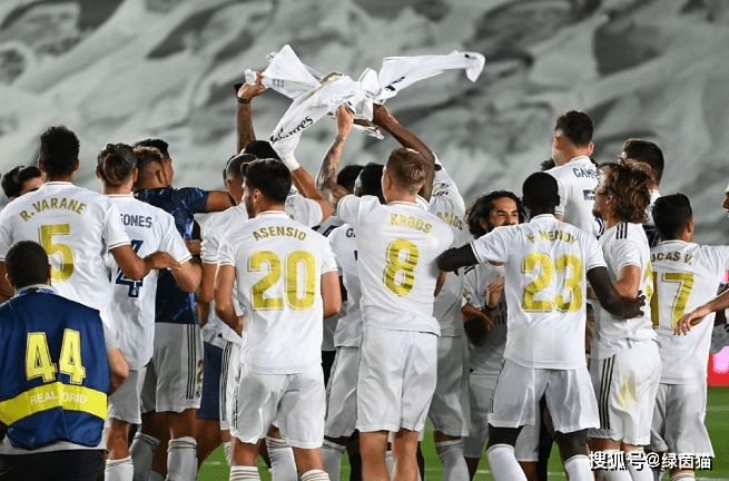 爱游戏入口-阿斯顿维拉训练开放日，加时末段调整名单引欢呼，西甲在即，轮换策略成焦点(阿斯顿维拉对曼联直播)