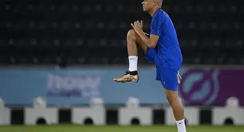 爱游戏-太狠了！瓦伦西亚内部沟通备战意大利杯姆巴佩新星败北表现惊艳，Doinb连续三场比赛得分超过失利的简单介绍